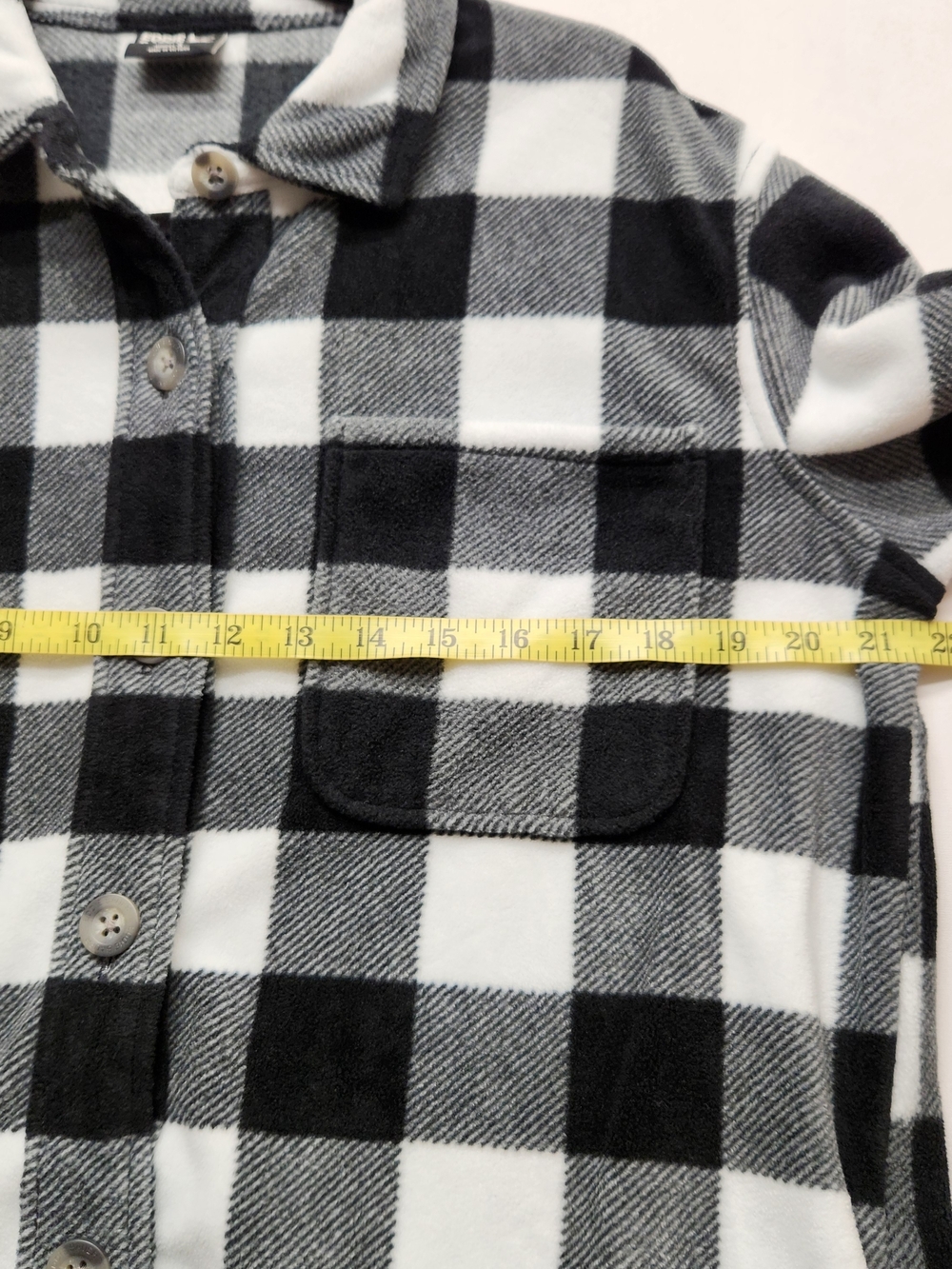 ⭐️Eddie Bauer Black & White Buffalo Plaid Microfleece Button-Down Shirt Size Sm - Picture 9 of 10